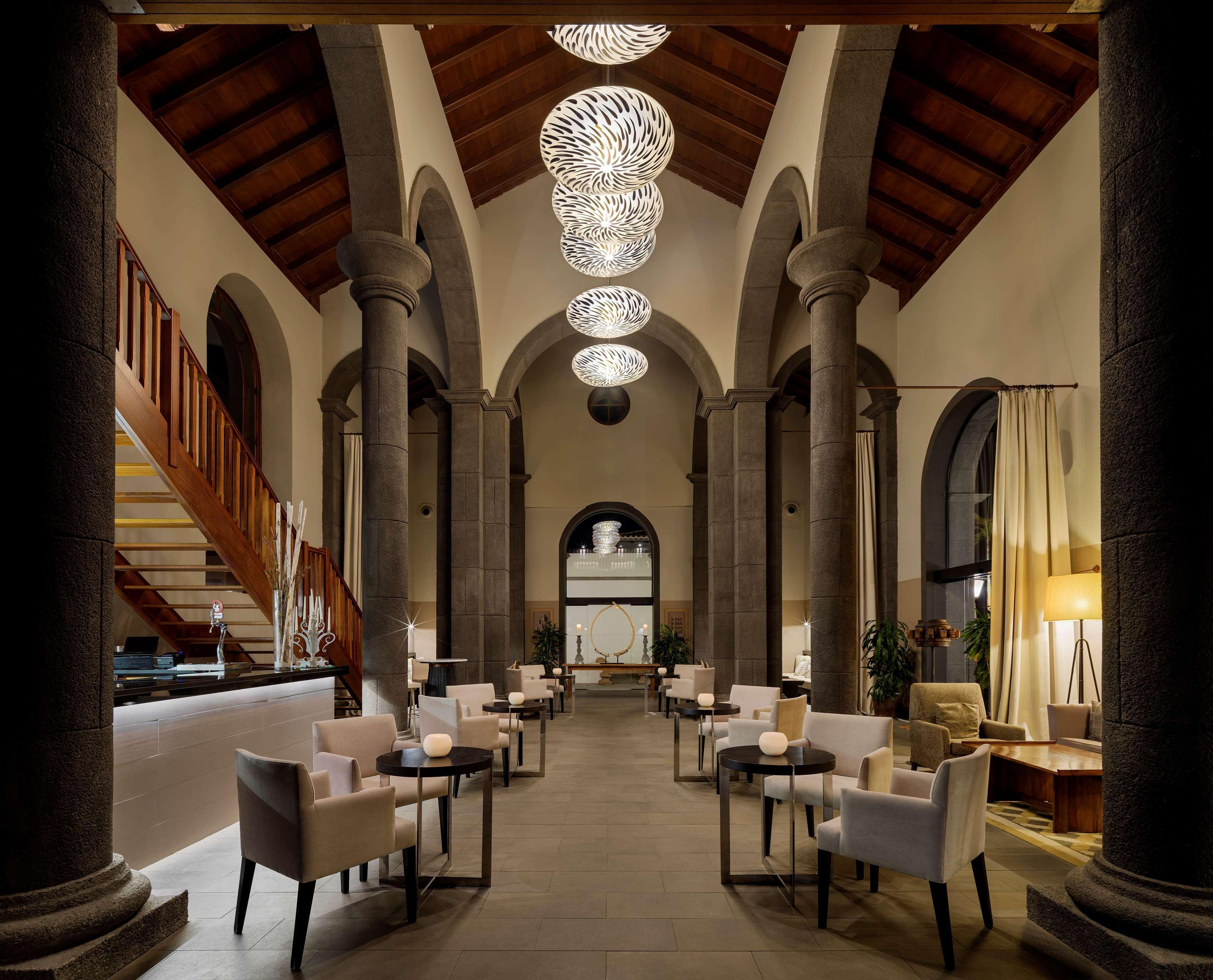 Hotel Hacienda Del Conde Melia Collection Golf & Spa - Adults Only Buenavista Del Norte Luaran gambar The interior of the hotel