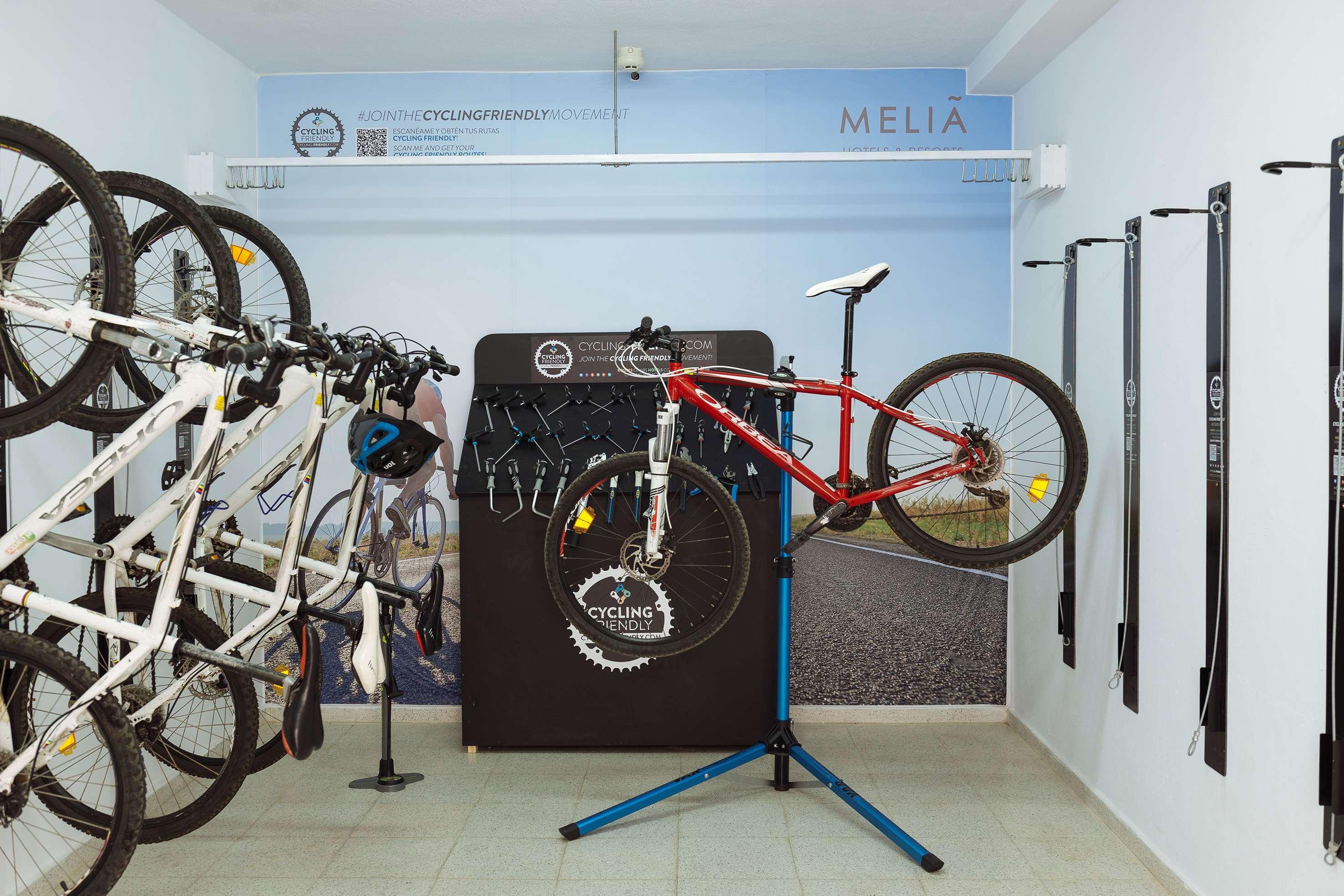Hotel Hacienda Del Conde Melia Collection Golf & Spa - Adults Only Buenavista Del Norte Luaran gambar A bicycle repair station